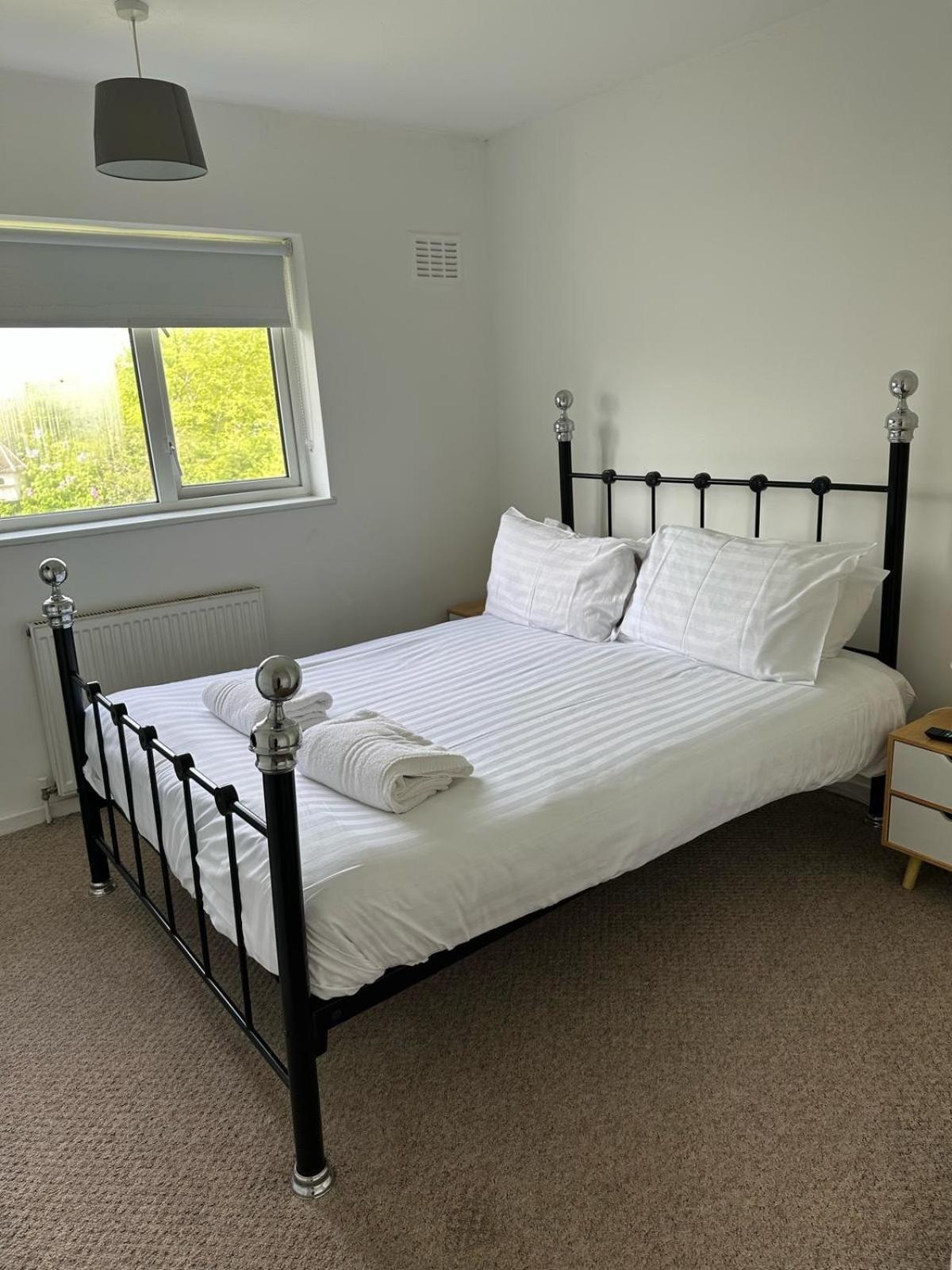 House Number 8 Sleeps Up To 6 People With Smart Tvs In Every Room ويلينغتون المظهر الخارجي الصورة